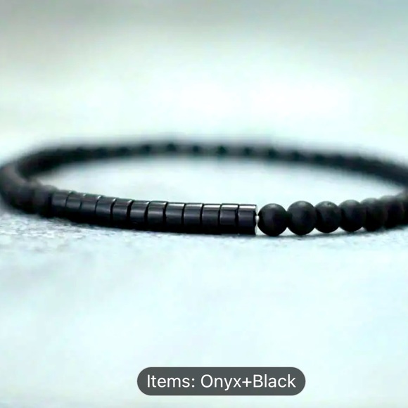 Minimalist Bead Bracelet set Onyx & Small Stone - Picture 6 of 9